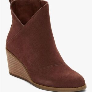 Toms Women's Brown Suede Wedge Ankle Boots Size: 8 new With Tag